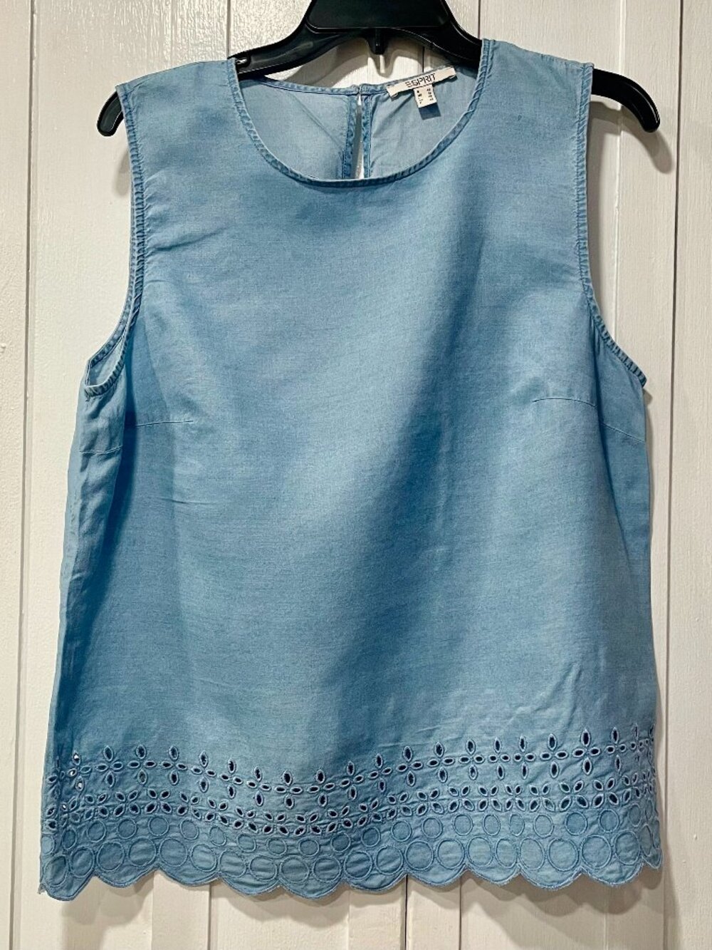 ESPRIT Vintage Soft Sleeveless Chambray Eyelet Top Size 12 Runs Small